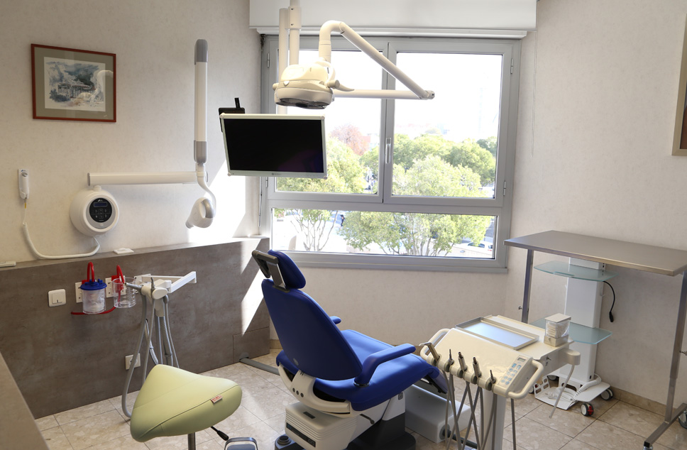 Cabinet chirurgien dentiste 13008