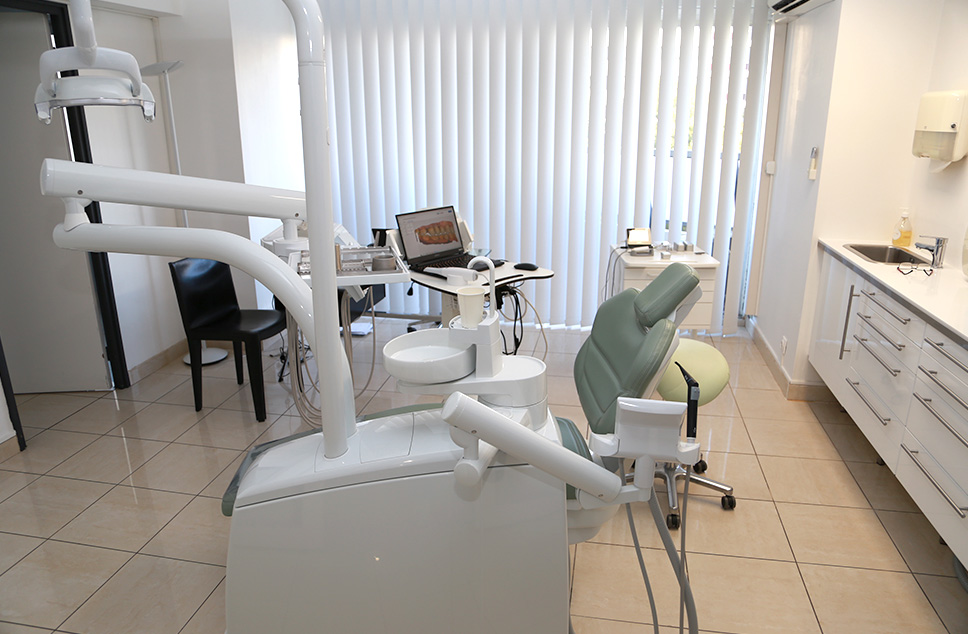 Cabinet chirurgien dentiste 13008