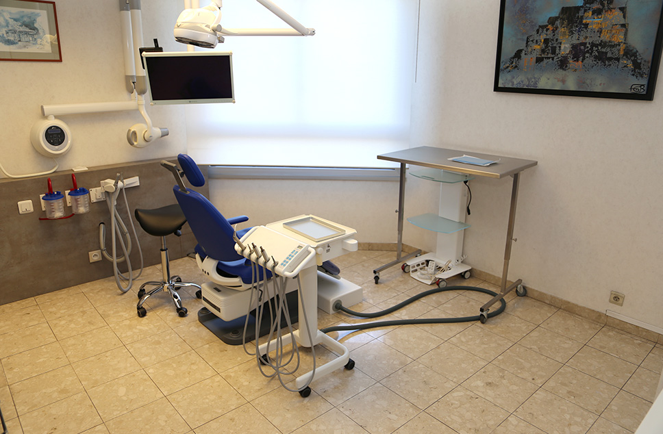 Cabinet chirurgien dentiste 13008