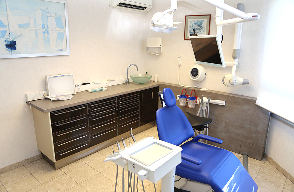 Cabinet chirurgien dentiste 13008